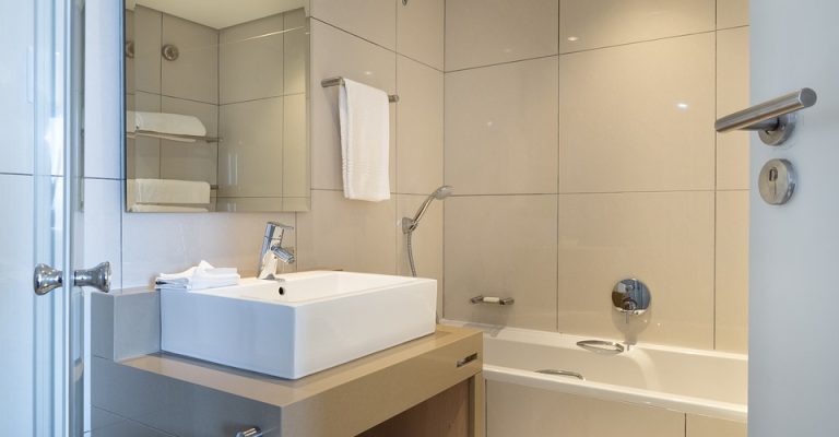 hotel bathroom house cleaning frankston south